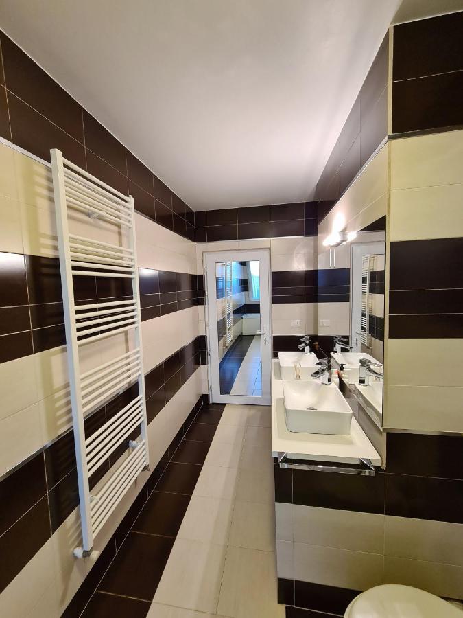 Cozy Apartment Arad Esterno foto